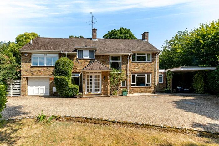 4 Bedroom Detached House For Sale In Walkwood End, Beaconsfield, Buckinghamshire, HP9