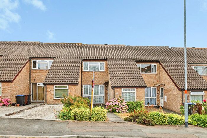 3 Bedroom Terraced House For Sale In Kealdale Road, Northampton, NN3