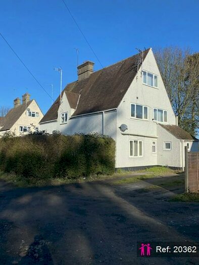 1 Bedroom Ground Maisonette To Rent In New Cottages, Swindon, SN4