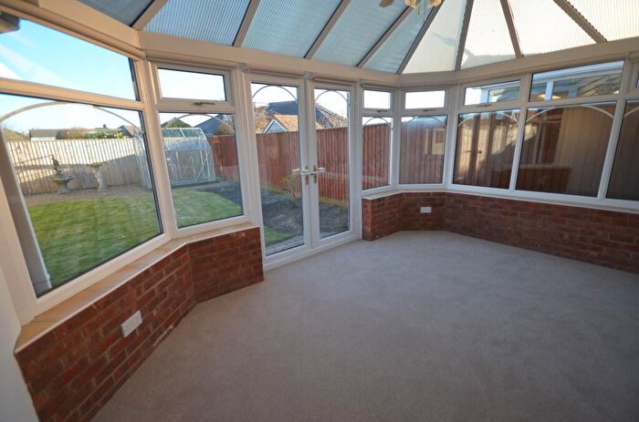 2 Bedroom Bungalow To Rent In Windermere Avenue, Scartho, Grimsby, DN33