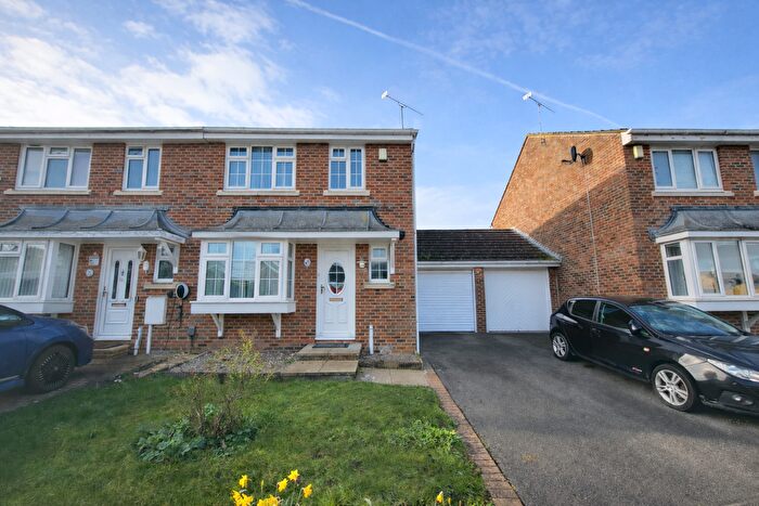 3 Bedroom Semi Detached House For Sale In Damigos Road, Gravesend, DA12