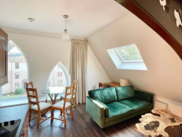 2 Bedroom Flat To Rent In Clepington Road, Dundee, DD3