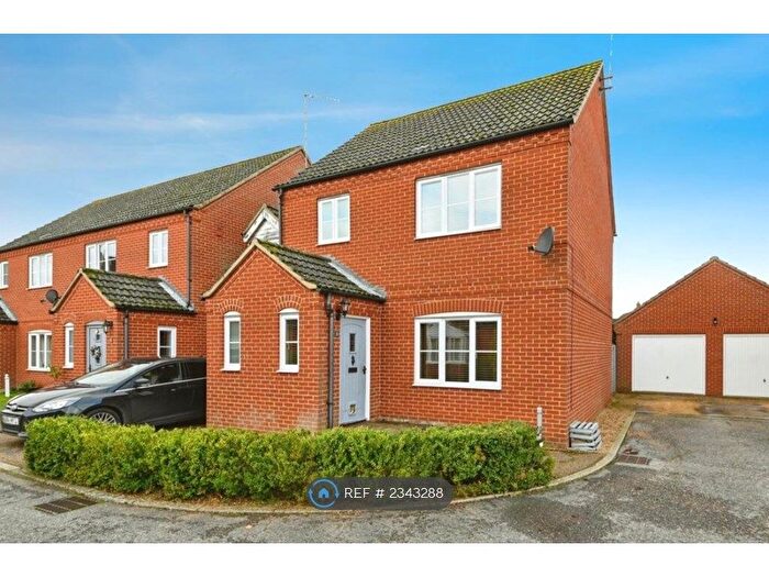 3 Bedroom Semi-Detached House To Rent In Paiges Close, King's Lynn, PE31