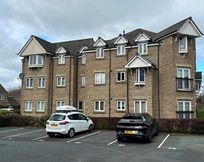 2 Bedroom Flat For Sale In Pennythorne Drive, Leeds, West Yorkshire, LS19