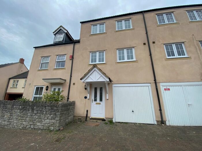 3 Bedroom Terraced House To Rent In West Street, Wells, BA5