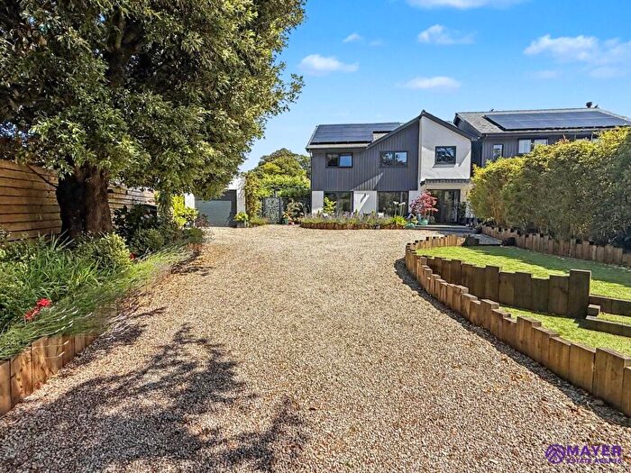 4 Bedroom Detached House For Sale In Looseleigh Lane, Plymouth, PL6