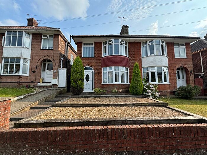 3 Bedroom Semi-Detached House To Rent In Cliff Lane, Ipswich, IP3