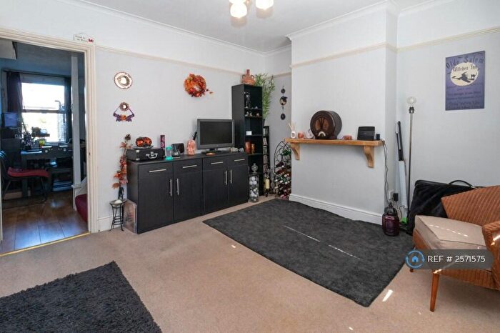 2 Bedroom Terraced House To Rent In Melbourne Road, Sutton, SM6