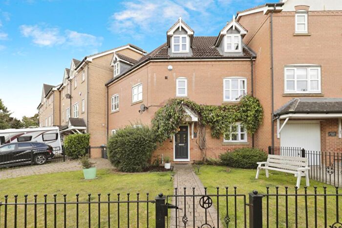 5 Bedroom Town House For Sale In Nightingale Drive, Harrogate, HG1