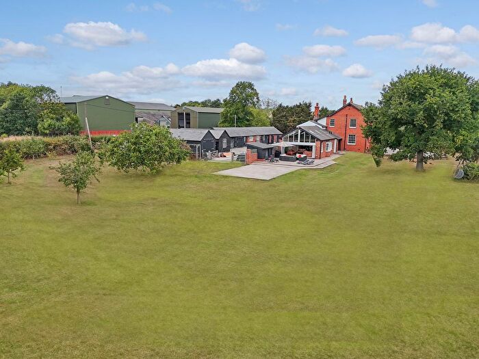 5 Bedroom Detached House For Sale In Workhouse Lane, South Woodham Ferrers, CM3