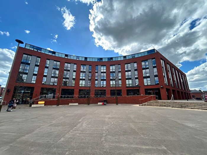 2 Bedroom Flat To Rent In New Walk, Leicester, LE1