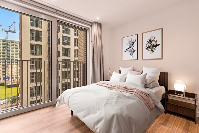 Studio To Rent In Nine Elms Lane, London, SW11