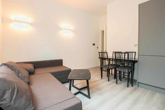 1 Bedroom Flat To Rent In Capital Drive, Linford Wood, MK14