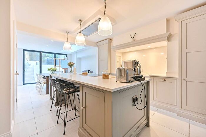 4 Bedroom Property For Sale In Ashburnham Road, Chelsea, London, SW10