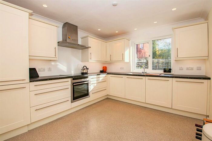 3 Bedroom End Of Terrace House To Rent In Brownbaker Court, Neath Hill, Milton Keynes, MK14