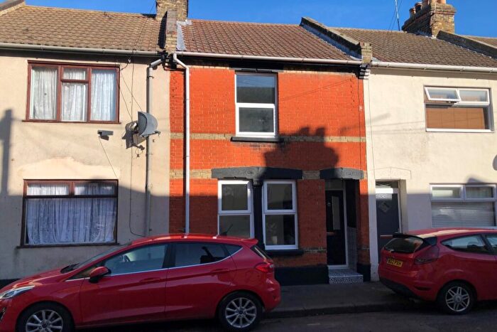 2 Bedroom Terraced House To Rent In Albert Road, Chatham, Kent, ME4