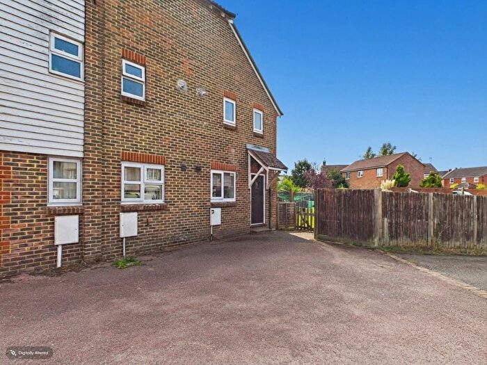 1 Bedroom Semi-detached House For Sale In The Bulrushes, Singleton, Ashford, TN23