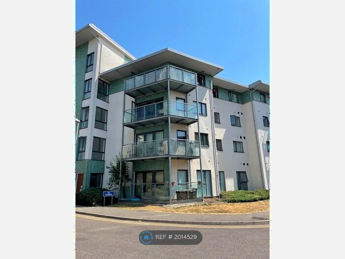2 Bedroom Flat To Rent In Rollason Way, Brentwood, CM14