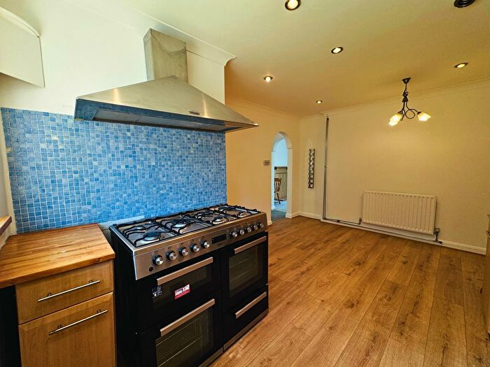 3 Bedroom End Of Terrace House For Sale In Hampden Close, Crawley, RH10
