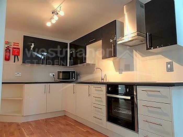6 Bedroom Semi-Detached House To Rent In London Road, Leicester, LE2