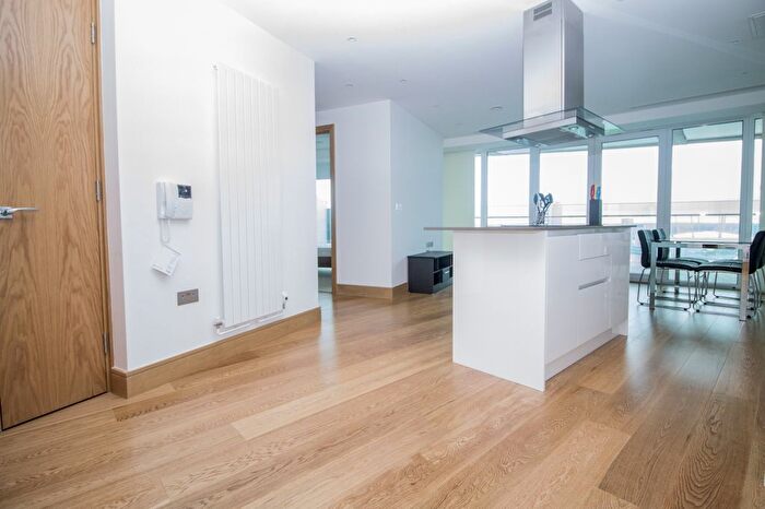 1 Bedroom Flat To Rent In Arena Tower, Crossharbour Plaza, Canary Wharf, London, E14