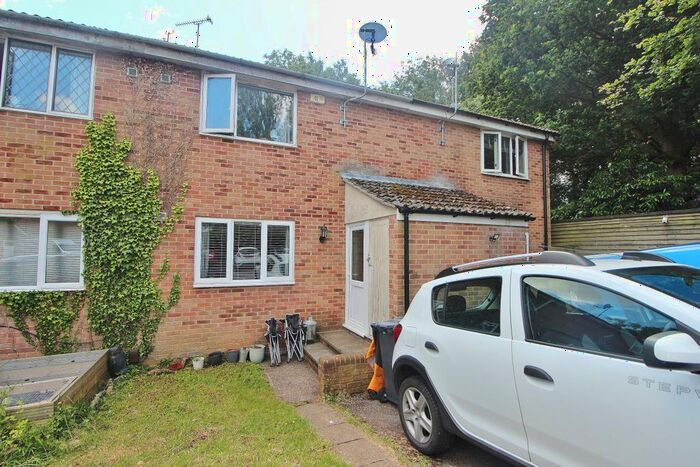 1 Bedroom Flat To Rent In Holly Drive, Waterlooville, PO7