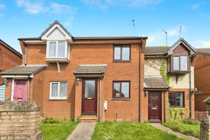 2 Bedroom Terraced House To Rent In St. Johns Road, Ryde, PO33