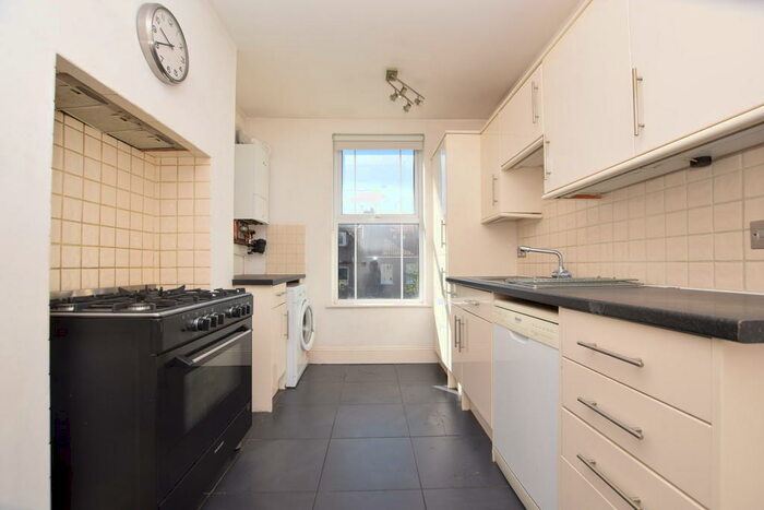 Maisonette To Rent In Lower Cheltenham Place, Bristol, BS6
