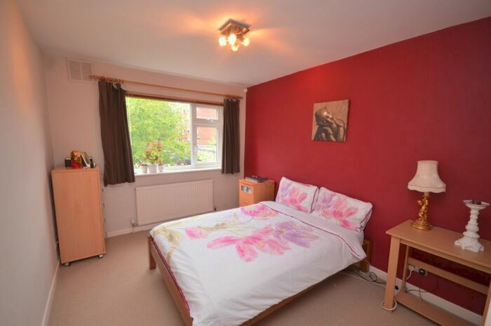 1 Bedroom Flat To Rent In Widmore Road, Bromley, BR1