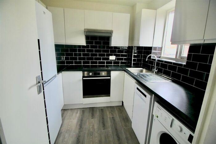 Studio To Rent In Willenhall Drive, Hayes, UB3