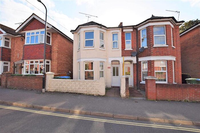 4 Bedroom Semi-Detached House To Rent In Burlington Road, Southampton, SO15