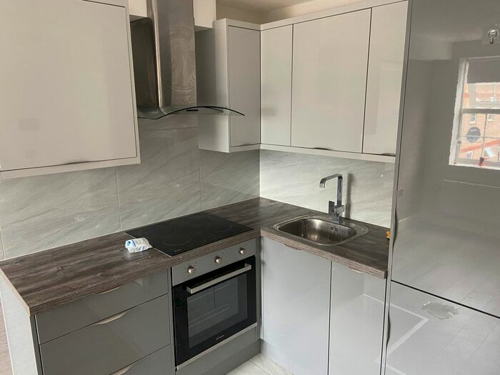 Studio To Rent In Howard Close, Waltham Abbey, EN9