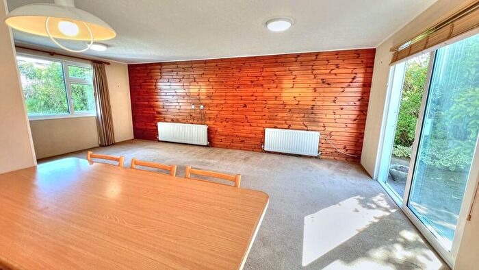 4 Bedroom Detached House For Sale In Noreuil Road, Petersfield, Hampshire, GU32