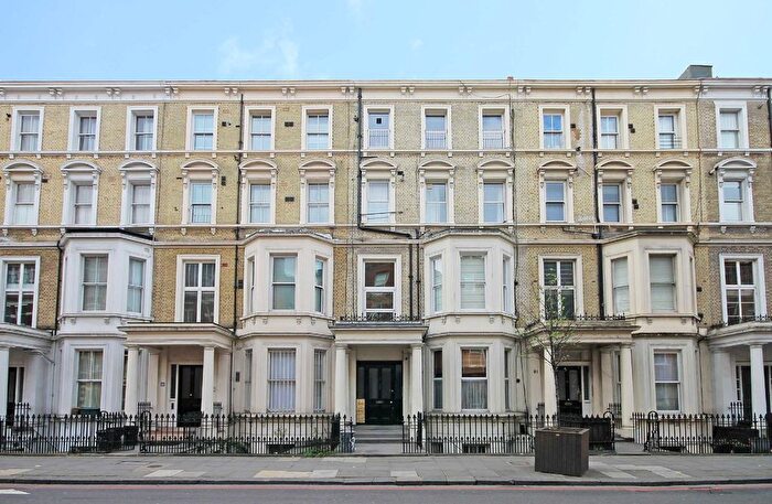 Studio To Rent In Warwick Road, London, SW5