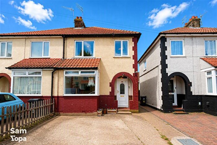 3 Bedroom Semi-Detached House For Sale In Melbourne Road, Clacton-On-Sea, CO15