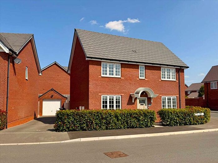 4 Bedroom Detached House For Sale In Murdon Crescent, Keyworth, Nottingham, NG12