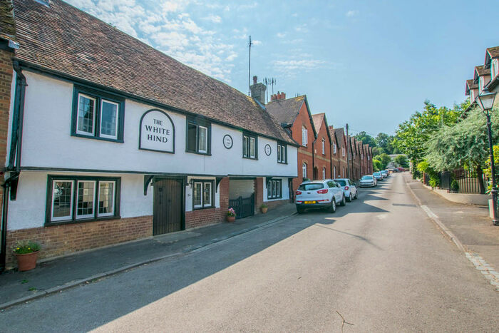 2 Bedroom Cottage To Rent In Ermine Street, Thundridge, SG12