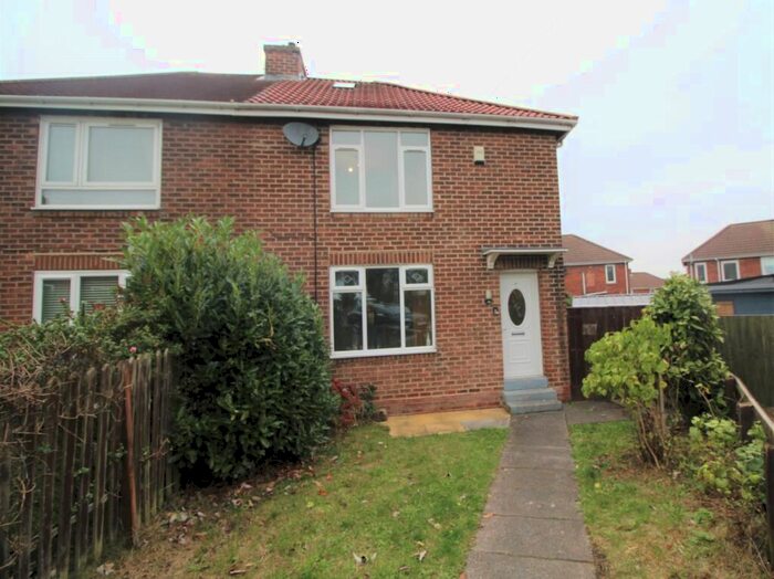 3 Bedroom Semi-Detached House To Rent In Wreken Gardens, Gateshead, NE10
