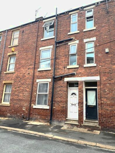 1 Bedroom Flat To Rent In Elvey Street, Wakefield, WF1