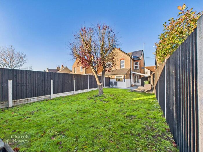 3 Bedroom Semi-Detached House For Sale In Crescent Road, Heybridge, CM9