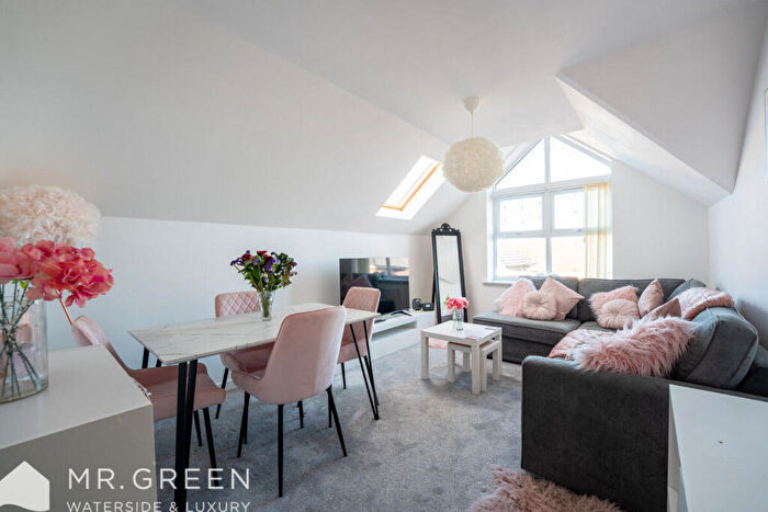 1 Bedroom Apartment For Sale In Harcourt Road, BH5