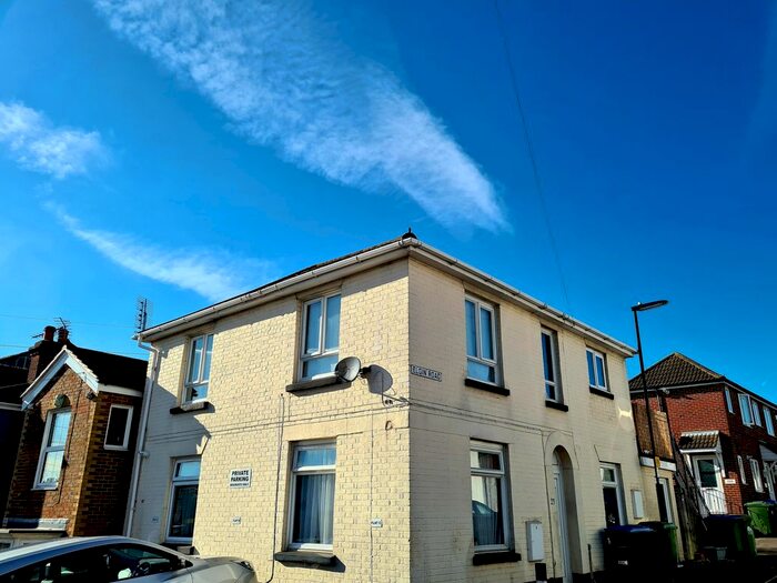 1 Bedroom Flat To Rent In Elgin Road, Southampton, SO15