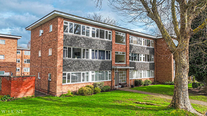 2 Bedroom Apartment For Sale In Garrard Gardens, Sutton Coldfield, West Midlands, B73