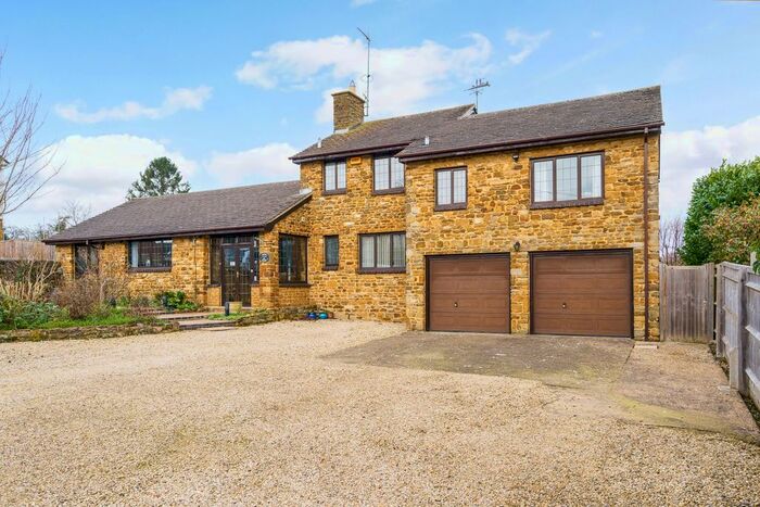 4 Bedroom Detached House For Sale In Clifton, Oxfordshire, OX15