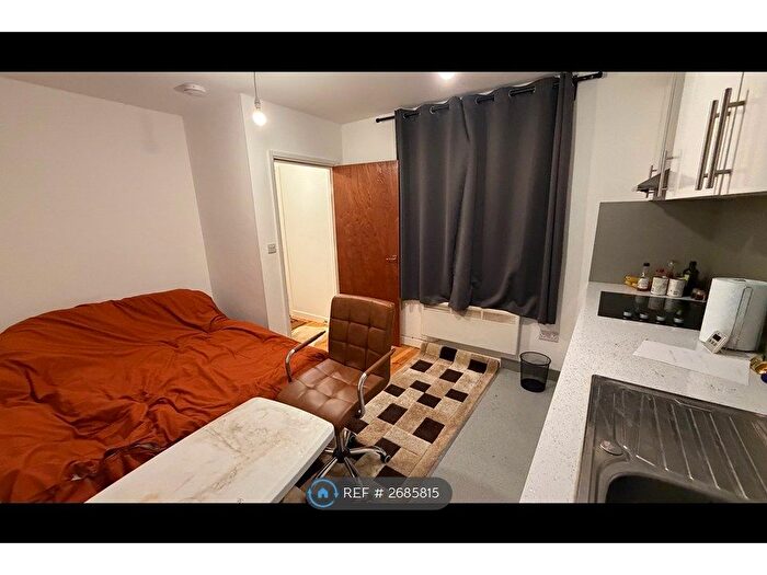 Studio To Rent In High Street, Chatham, ME4