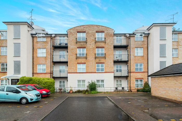 2 Bedroom Apartment To Rent In Town Centre, RG21