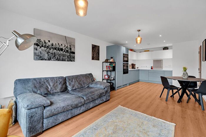1 Bedroom Flat For Sale In Knoll Rise, Orpington, BR6