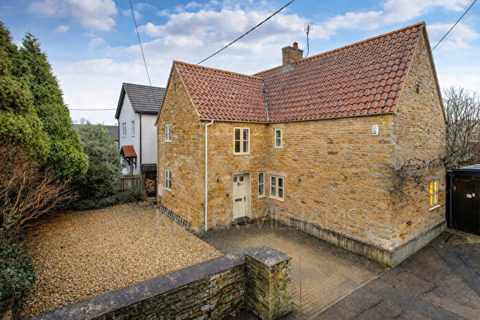 3 Bedroom Semi Detached House For Sale In Pound Lane, Great Billing, Northampton, NN3