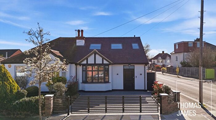 3 Bedroom Semi Detached House For Sale In Ash Grove, London, EN1