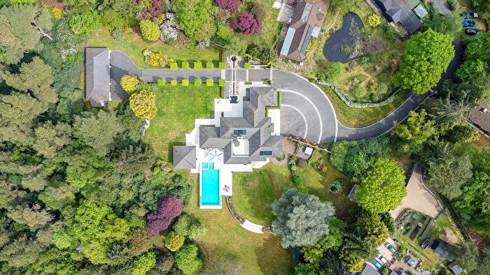 5 Bedroom Detached House For Sale In Thursley Road, Churt, GU10